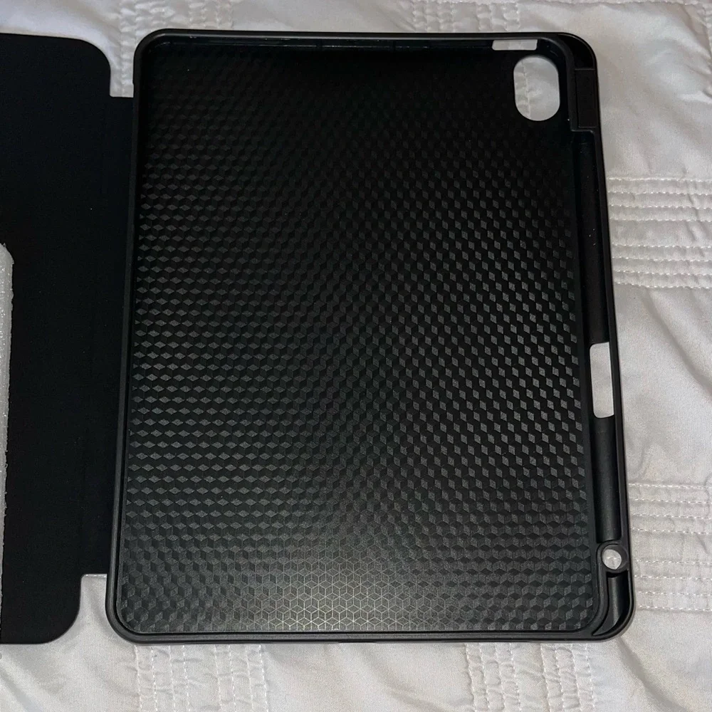 Cousper iPad Case - New, in Black!